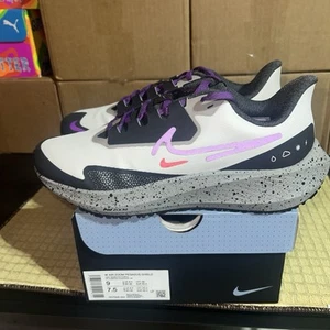 Nike Air Zoom Pegasus 39 Shield Light Bone Vivid Purple Womens-9   Men’s 7.5 - Picture 1 of 5