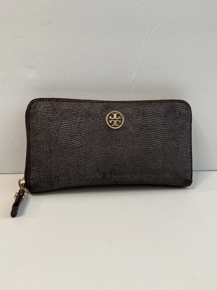 Cartera Tory Burch Cremallera Alrededor Cuero Texturizado Púrpura Metálico Usada en Excelente Condición Foto 1 de 4