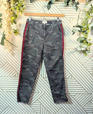 Pantalones Sundry Camuflados Rojo Rayas Laterales Deshilachados Crudo Dobladillo Carbón Lavado 27 Foto 1 de 4