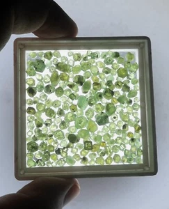 Natürliche Demontoide Granat Kristalle aus Belutschistan Pakistan. - Bild 1 von 4