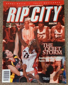 Signed SOPHIA WITHERSPOON Portland Fire RIP CITY MAGAZINE Autograph WNBA - Picture 1 of 2