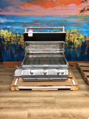 FIREMAGIC A660I-8EAN BUILT IN GRILL - Image 1 of 3