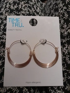 Time & Tru Fashion Jewelry Gold Tone Multi Wire Hoop Earrings** 1.5 Inch - Picture 1 of 2