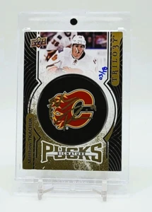 MATTHEW TKACHUK 2017-18 TRILOGY SIGNATURE PUCKS💥GOLD AUTO💥#3 OF 18💥RARE! SSP! - Picture 1 of 6