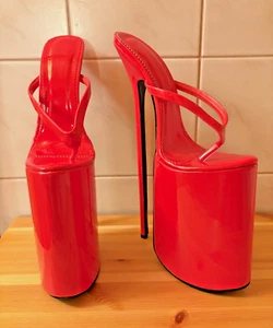 Rote Lackleder Stiletto-Plateau-Flipflops Gr. EU 45, 30cm Absatz, 20 cm Plateau - Bild 1 von 7
