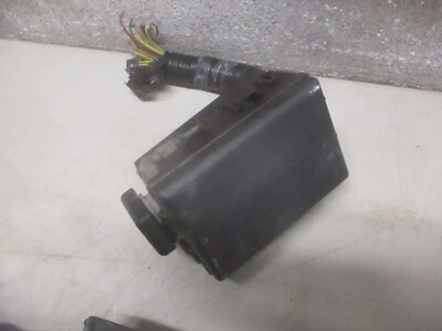 Caja de distribución de energía de fusibles Lincoln Mark VIII 93 94 95 96 4,6 V8 ## Foto 1 de 4