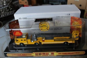 Codice 3 Seagrave Scala Aerea Camion dei Pompieri L5 Honolulu 1/64 Die Cast Ltd Ed - Foto 1 di 3