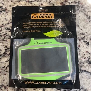 GearBeast Deluxe Sports Armband Green/Black for iPhone 7 & phones 5.5" x 3.25" - Picture 1 of 5