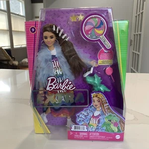Barbie Extra Puppe & Zubehör mit langen brünetten Haaren und Bling Clips - Bild 1 von 11