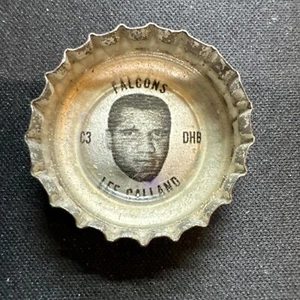 1966  Coke- Atlanta Falcons Bottle Cap Lee Calland C-3 - Picture 1 of 2