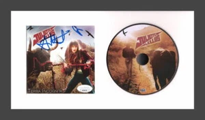 Juliette Lewis Signed Autograph Terra Incognita Framed CD Display - Rare JSA COA - Imagen 1 de 2