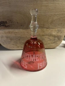 Vintage Cranberry Glas Souvenir Wyndmere North Dakota Centennial Bell 1885 - 1985 - Bild 1 von 7