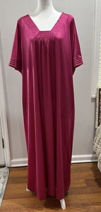 Vanity Fair Long Nightgown House Dress Moo Moo Nylon Maroon Sz Large Vintage 70s - Picture 1 of 12