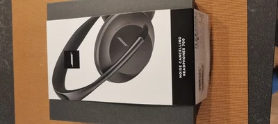Bose 700 Noise Cancelling Over-Ear Kopfhörer - Schwarz (794297-0100) - Bild 1 von 4