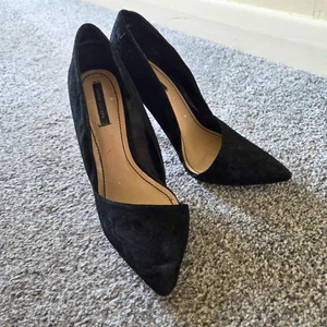 River Island Black High Heel Shoes – Size 7, Pointed Toe, Faux Suede, Elegant - Picture 1 of 4