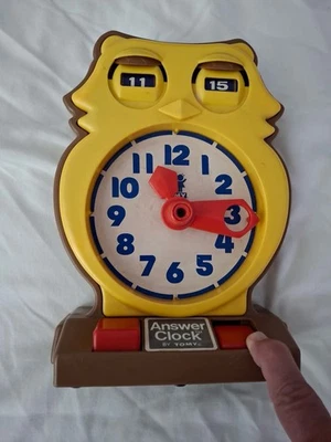 Reloj de respuesta de búho VINTAGE 1975 de TOMY Juguete de aprendizaje educativo de tiempo de plástico Vtg Foto 1 de 4