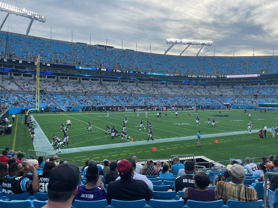 (2) Seattle Seahawks vs Carolina Panthers Tickets (LOWER SIDELINE) - Image 1 of 4