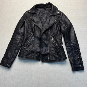 Chaqueta de motociclista Guess para mujer negra talla XS imitación cuero cremallera frontal forrada floral - Imagen 1 de 6