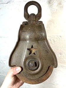 ✨Antique Primitive Cast Iron StarLine Star Barn Pulley Wood Wheel Block Tackle✨ - Picture 1 of 6