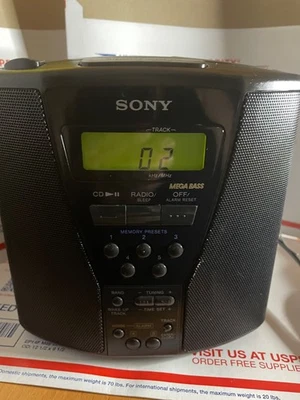 Radio reloj Sony ICF-CD833 probado luz arañazos CD funciona Foto 1 de 4