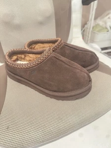 UGG Tasman Sheepskin Slipper Chocolate Brown Suede Mule Round Toe Slip On Sz 7 - Picture 1 of 5
