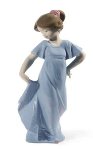 NAO BY LLADRO HOW PRETTY (EDICIÓN ESPECIAL) GIRL #1743 MARCA NUEVO EN CAJA AZUL AHORRA $$ F/SH - Imagen 1 de 6