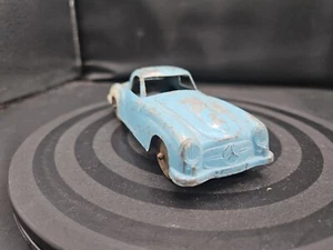 Vintage TOOTSIE TOY 2 DOOR MERCEDES 190 SI - Picture 1 of 7