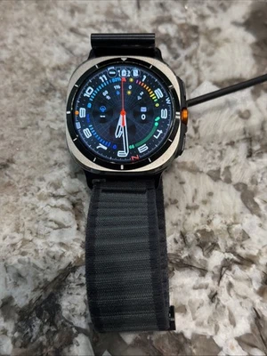 Reloj Galaxy Ultra Desbloqueado - Plata Titanio Con Correa Trail Gris Foto 1 de 4