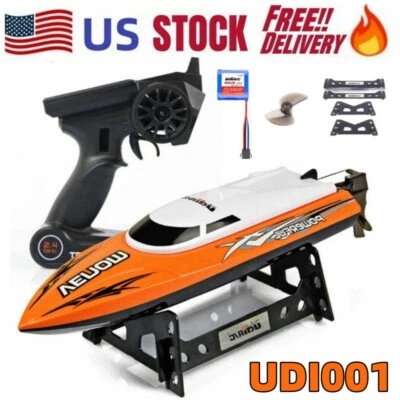 Udirc RC Boat 2.4GHz High Speed Remote Control RC Electric Boat Toy Gift for Kid - Image 1 of 4