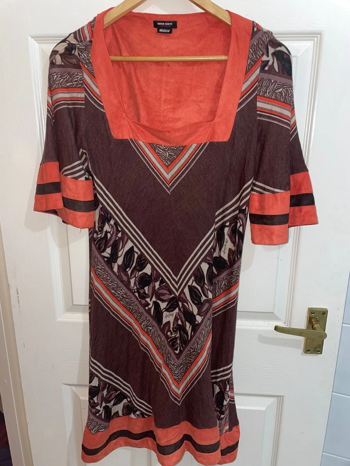 Vestido Miss Sixty Diamond para mujer mediano naranja/marrón hasta la rodilla (excelente estado) Foto 1 de 4