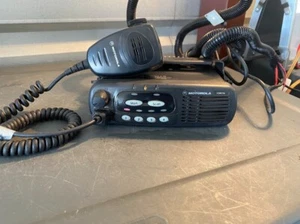 Motorola Two Way Radio CDM750 AAM25KKC9AA1AN VHF 136-174MHz 4CH 45 Watt w/Mic - Picture 1 of 3