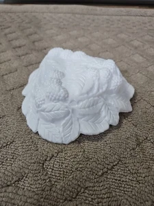 Vintage Indiana Glass Loganberry Candy Dish White Milk Glass Berry Bowl - Picture 1 of 7