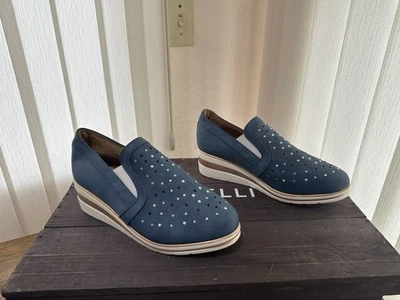 Women’s Denim Blue Suede Rhinestone Western Casual Dolly Slip On Shoes, Sz 9 - Image 1 of 4