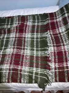Lovely winter Large Chequered Scarf . Never Used And Been Kept In Excellent Cond - Picture 1 of 9