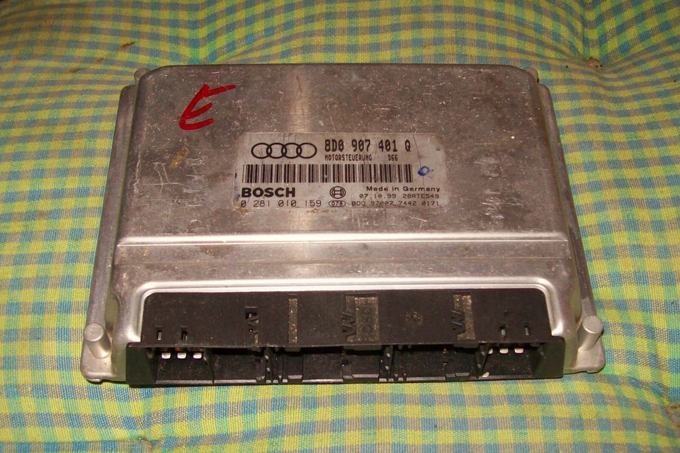 Centralina motore Audi A4 TDI 2.5 AKN 8D0907401Q 0281010159 07.1099 D66 28RTE549 - Immagine 1 di 1