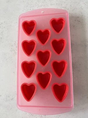 Red silicone Heart shaped ice cubes tray - Image 1 of 2