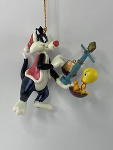 Looney Tunes 2000 Sylvester and Tweety On Scale Christmas Ornament  - Picture 1 of 3