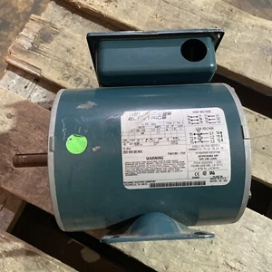Reliance Electric AC Motor P56H1302 1/2HP 208-460VAC 1725 RPM FR56 5/8" Shaft - Picture 1 of 5