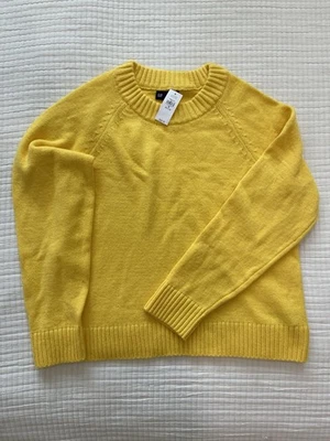 Gap Women's Long Sleeve Yellow Pullover Crewneck Sweater Size M Petite NWT - Image 1 of 4
