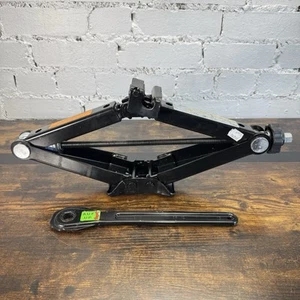 Audi Q7 or VW Toureg 4L Emergency Car Lifting Jack Tool Kit Set 2007 VGC - Picture 1 of 22