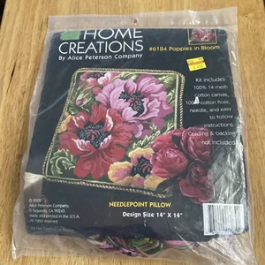 NUEVO EN PAQUETE Kit de almohada de punta de aguja vintage Home Creations #6184 amapolas en flor - Imagen 1 de 2