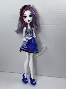 Monster High Doll Shriekwrecked Catrine DeMew Tail Purse Hat - Picture 1 of 11