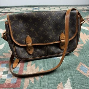 Louis Vuitton LV Crossbody Bag Gibeciere MM Braun Monogram AR1900 - Bild 1 von 13