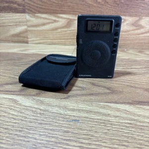 Grundig M400 World Ricevitore AM/FM/SW Orologio con Custodia - Foto 1 di 6