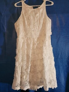 White Lace 3D Flowers Dress Prom Formal Wedding Size Large The Clothing Company - Picture 1 of 8