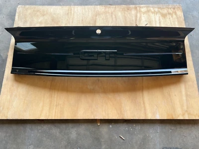 Panel maletero tapa cubierta trasera Mustang 2015-2023 OEM rayado con emblema GT negro T/O Foto 1 de 4