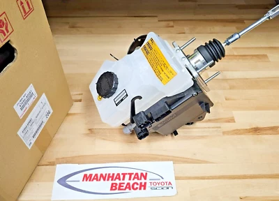 GENUINE  TOYOTA 4RUNNER  / TACOMA  BRAKE BOOSTER  & MASTER CYLINDER 47050-60081 — 第 1/2 张图片