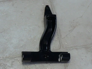 CRESTED BAR AND SHIELD PASSENGER FOOTBOARD MOUNT RIGHT SIDE 50403-07 - Picture 1 of 12
