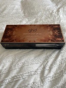 GHD platinum Styler Copper luxe Gift Set - Picture 1 of 7