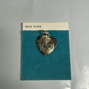 Vintage 1982 World's Fair Gold Plate Pendant NOS Heart Charm - Bild 1 von 18